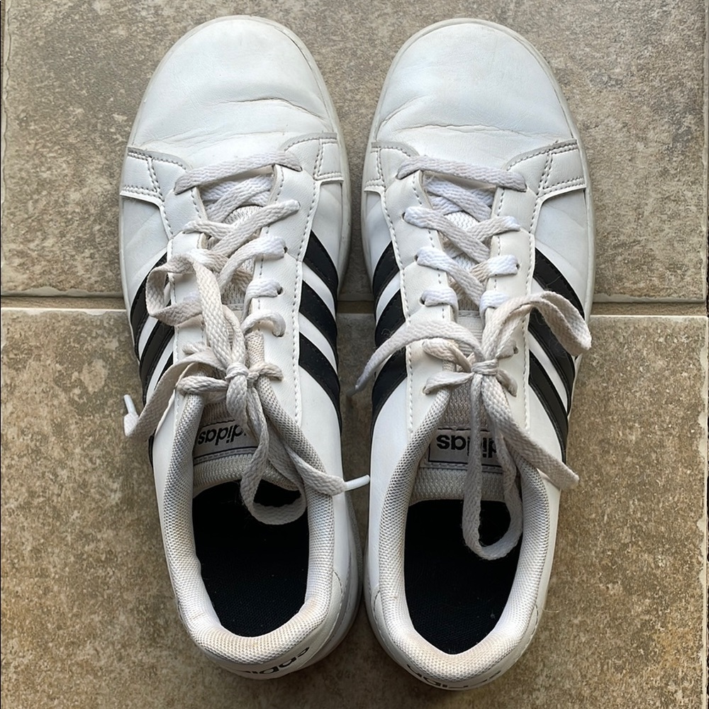 Classic White Adidas Sneakers with Black Stripes